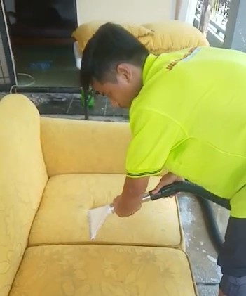 Jasa Cuci Sofa